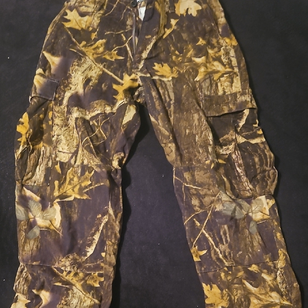 Columbia Brown and Green Cargo Pants for Outdoor Adventures